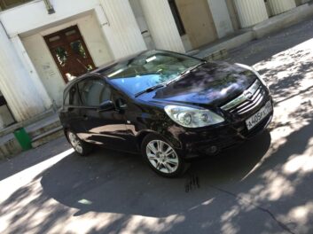 Opel Corsa 2008 года 1.2 Робот